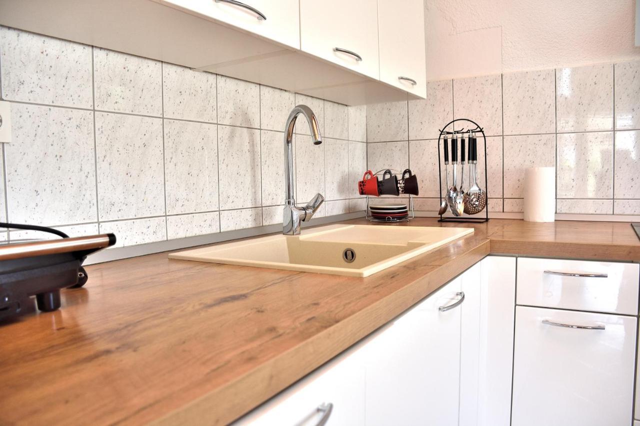 Apartment Leonora Vodice Esterno foto