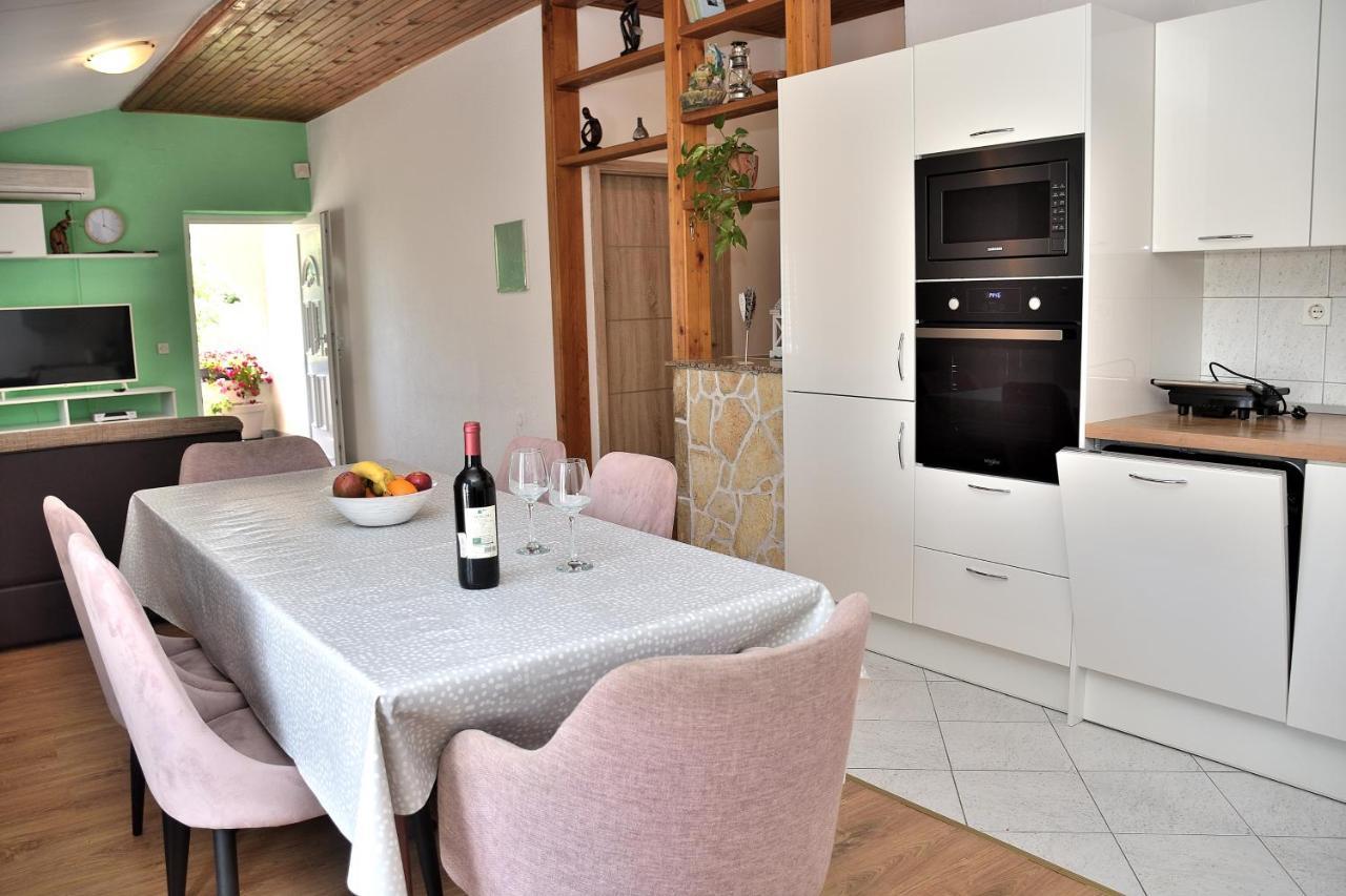 Apartment Leonora Vodice Esterno foto