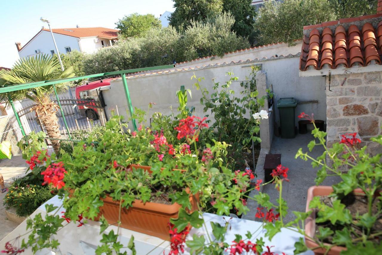 Apartment Leonora Vodice Esterno foto