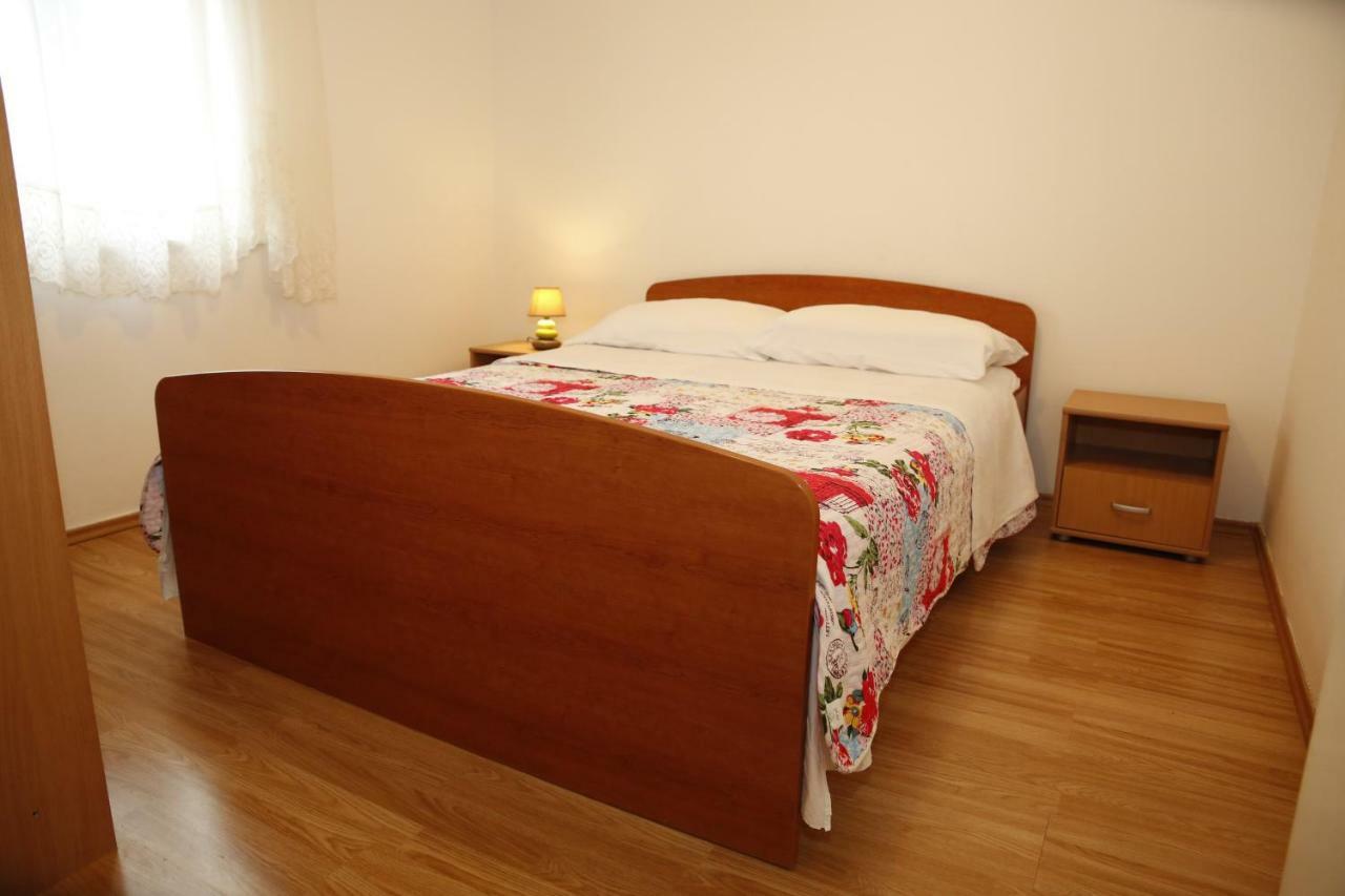 Apartment Leonora Vodice Esterno foto