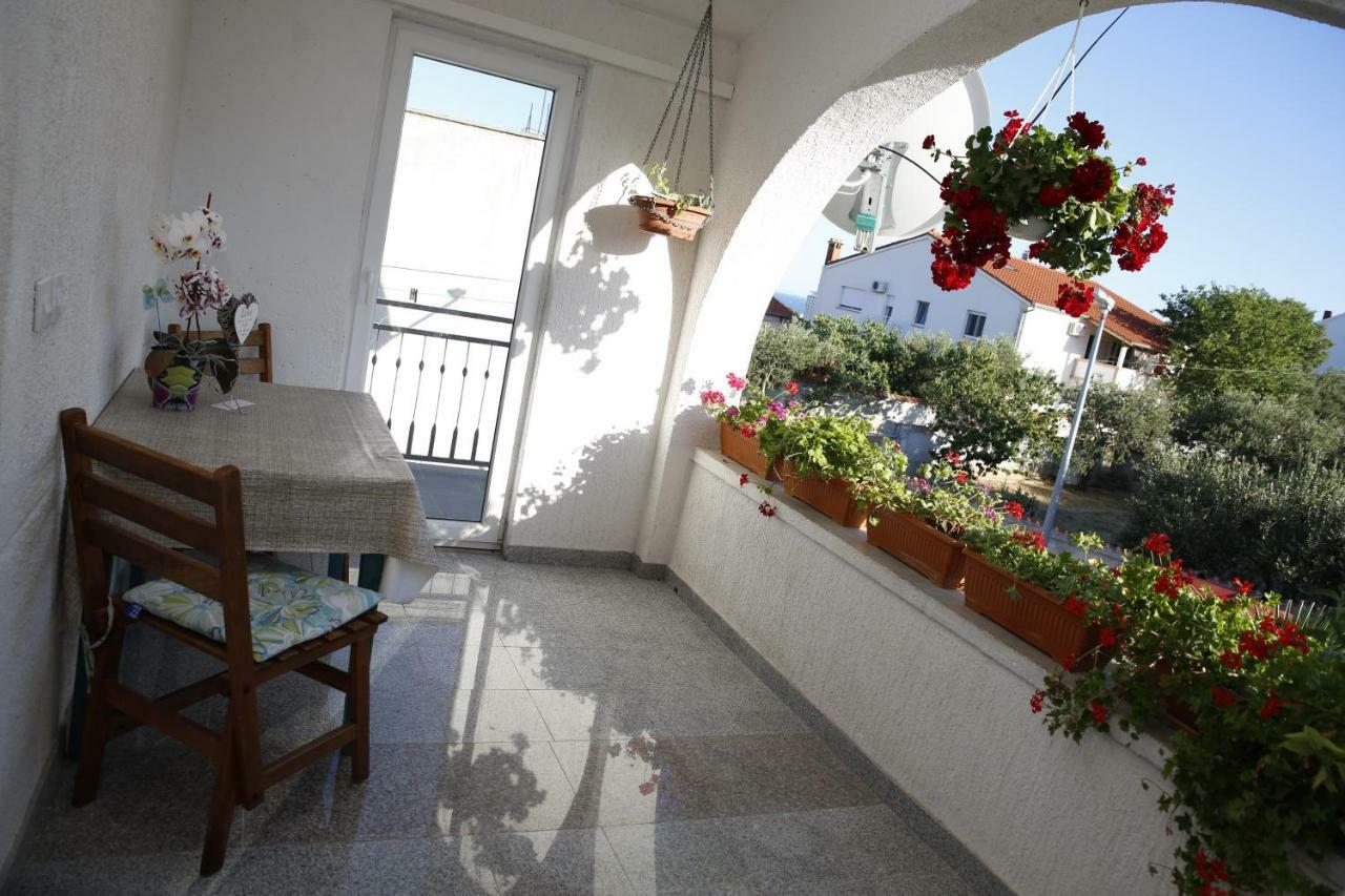 Apartment Leonora Vodice Esterno foto