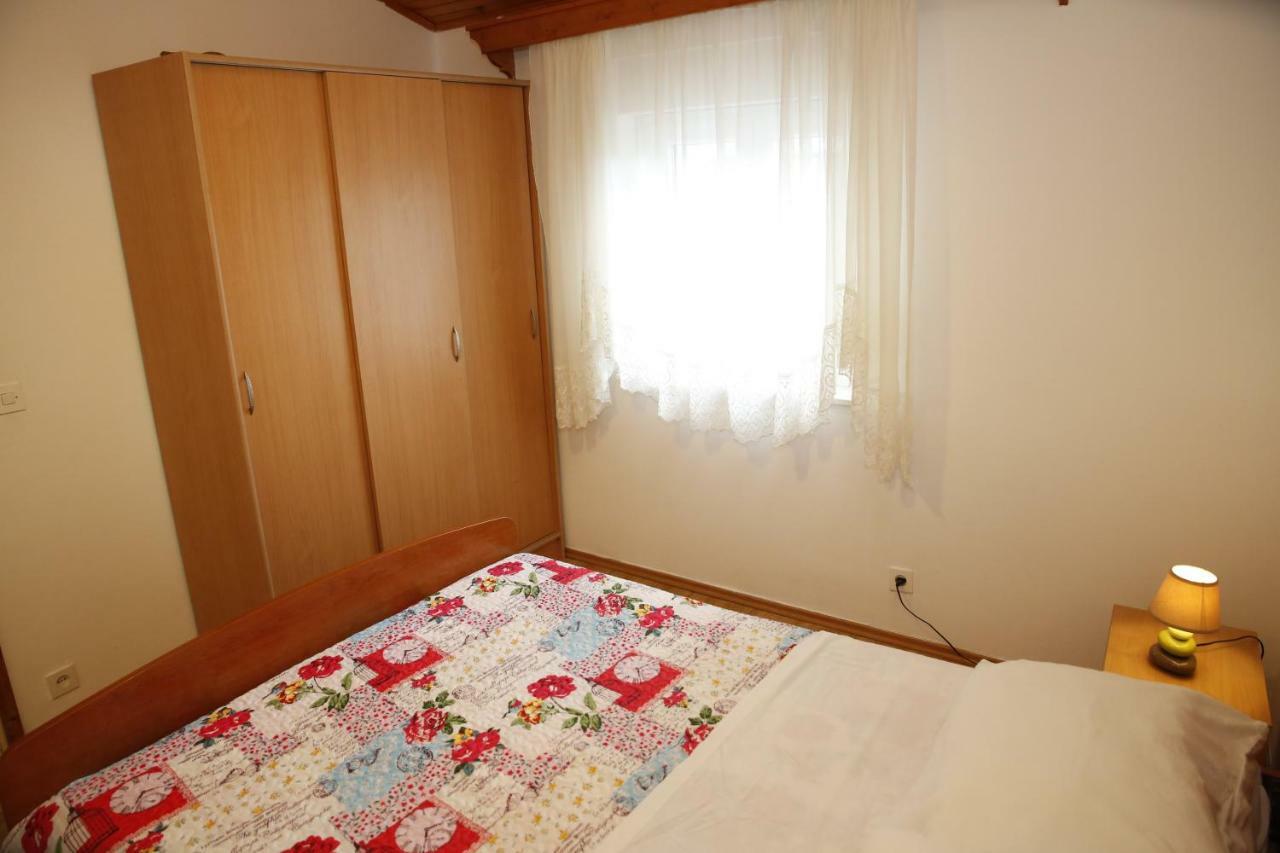 Apartment Leonora Vodice Esterno foto